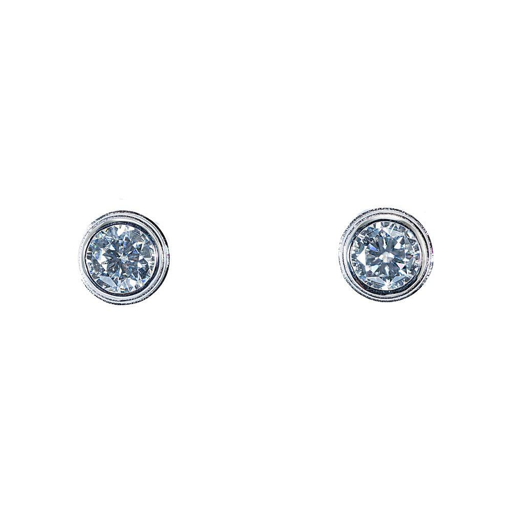 Bezel white Moissanite