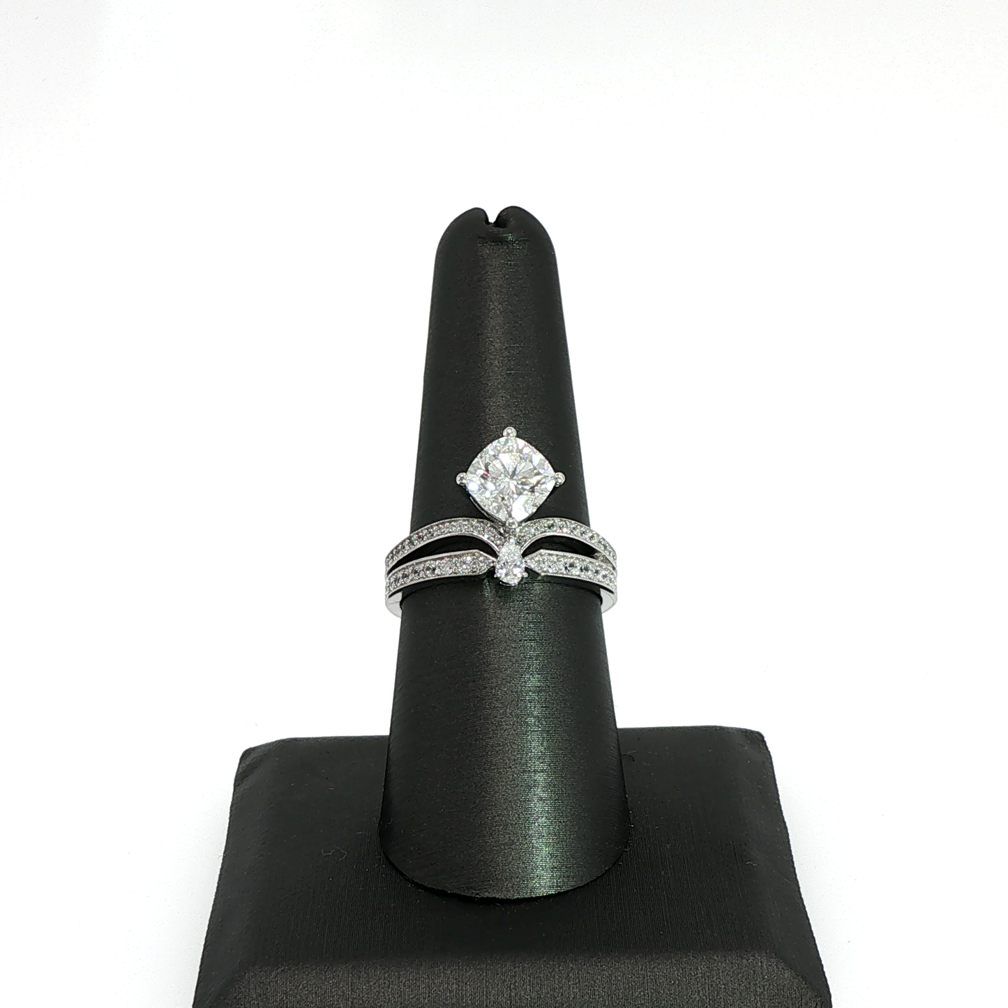 The Moissanite Kite