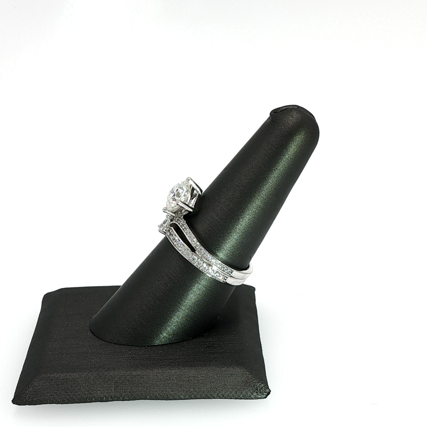 The Moissanite Kite