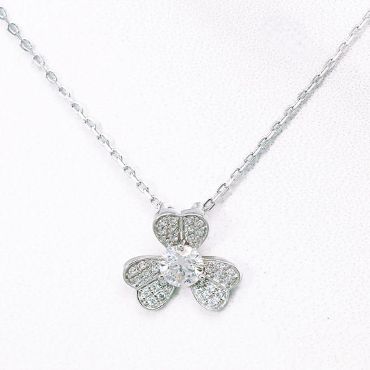 Moissanite Clover