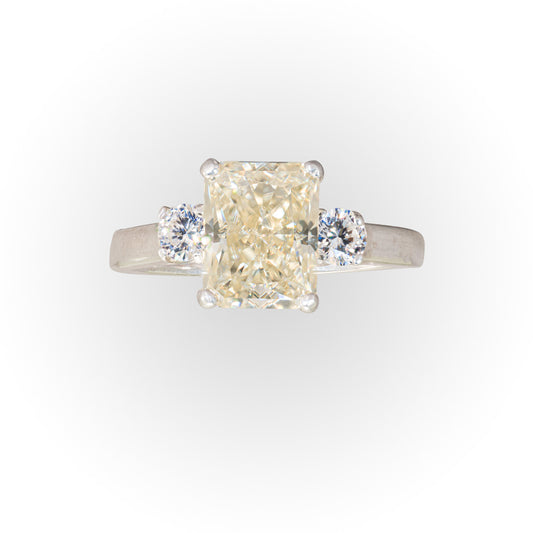 Fancy yellow and white Moissanite